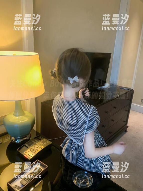 关注Candy Ball的眼镜作品！全新更新原图分享，带你感受不一样的视觉美感！.txt